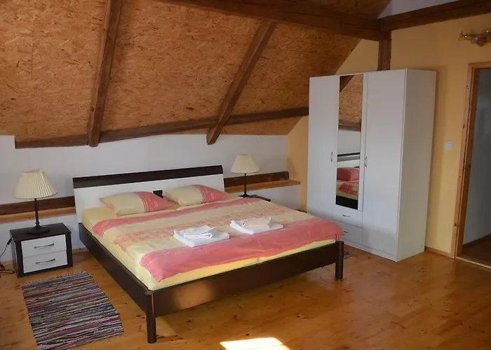 Pensjonat U Staryho Dubu Jindřichŭv Hradec
